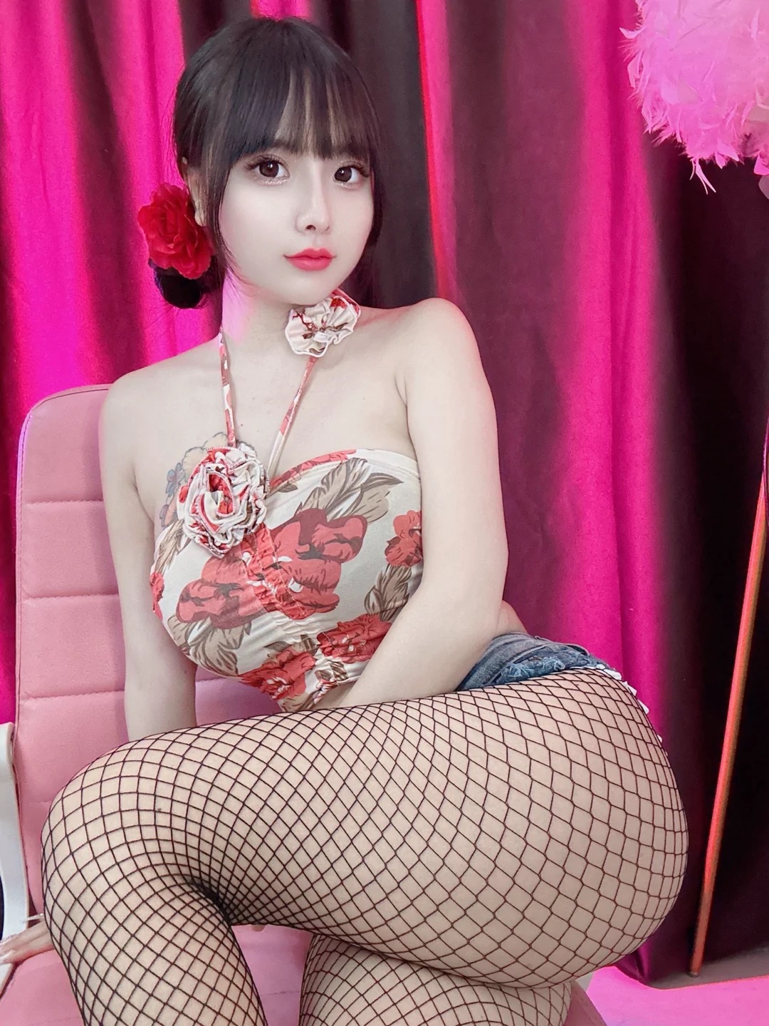 白云爆乳小Sao女